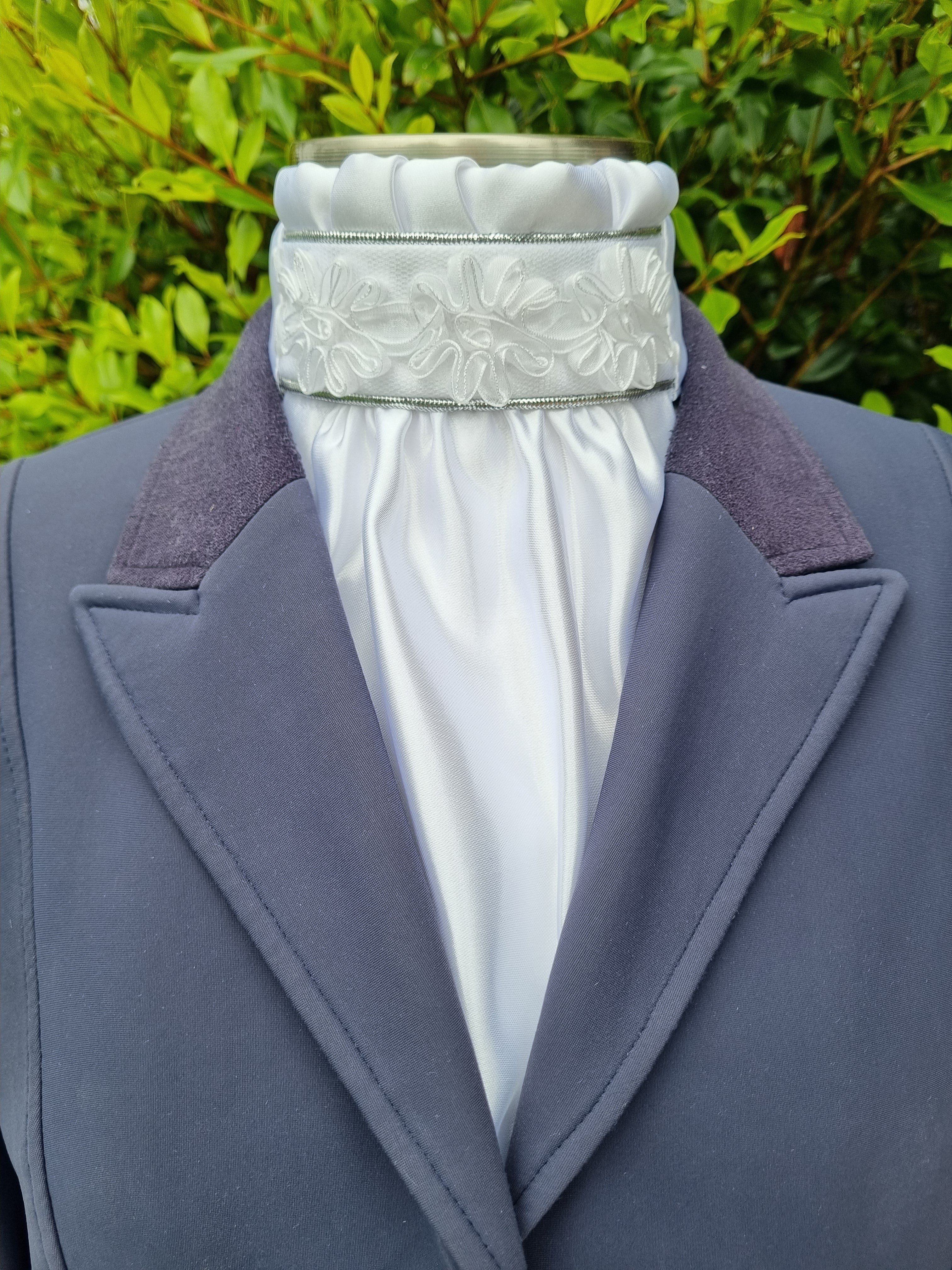 ERA Euro Kara Pre-tied Stock Tie – White satin with silver piping & Rosette trim