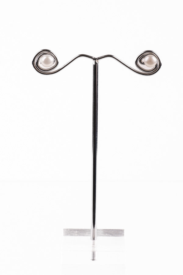 Pearl Studs – P22 6mm White