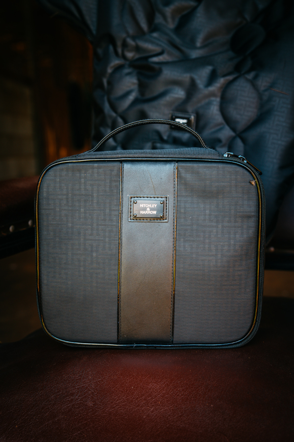 Equestrian Luggage Collection – Tolietry Bag W/ Leather Panel Black