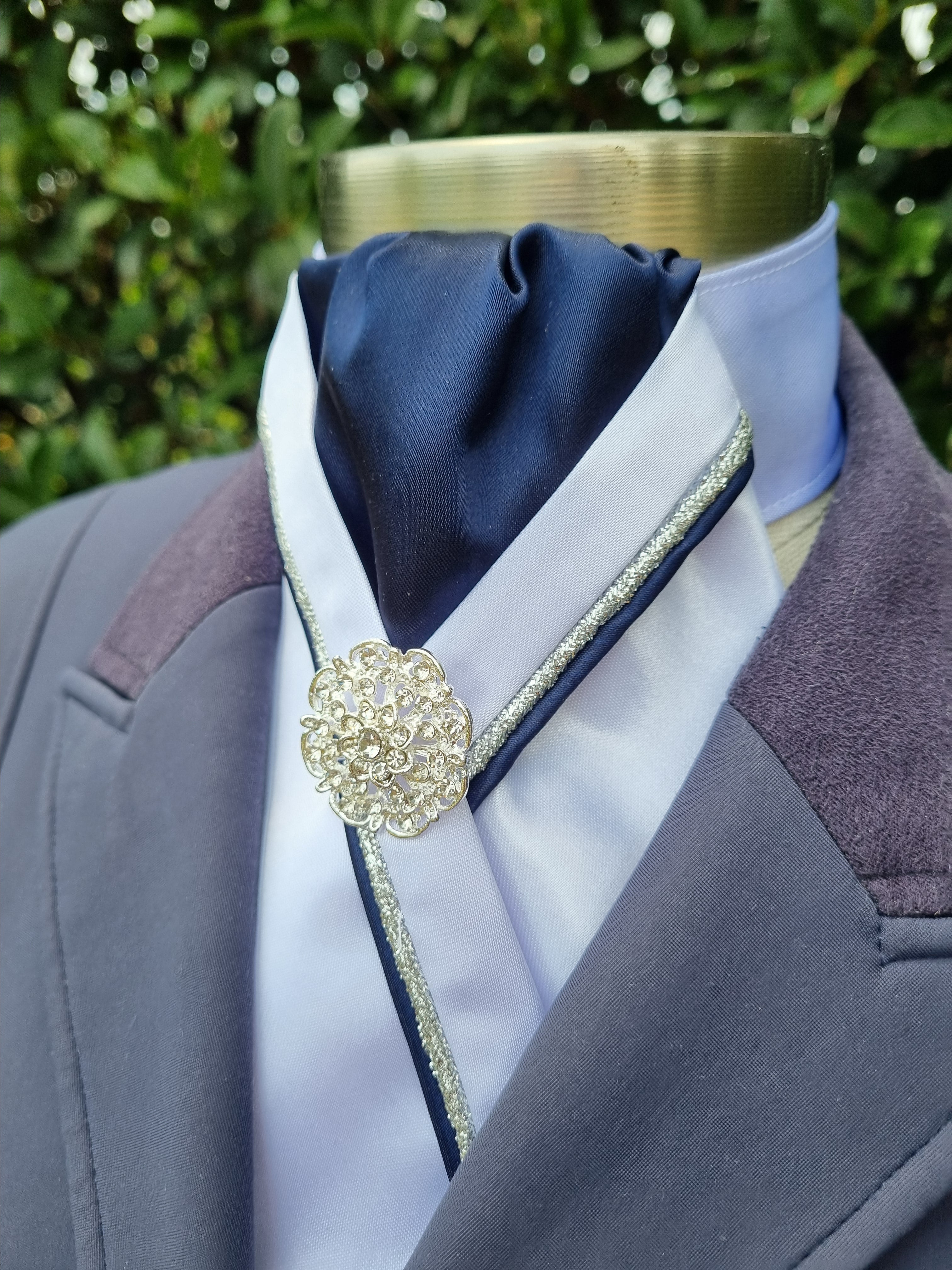 ERA RACHAEL STOCK TIE – White satin, navy centre, navy & metallic silver piping & brooch