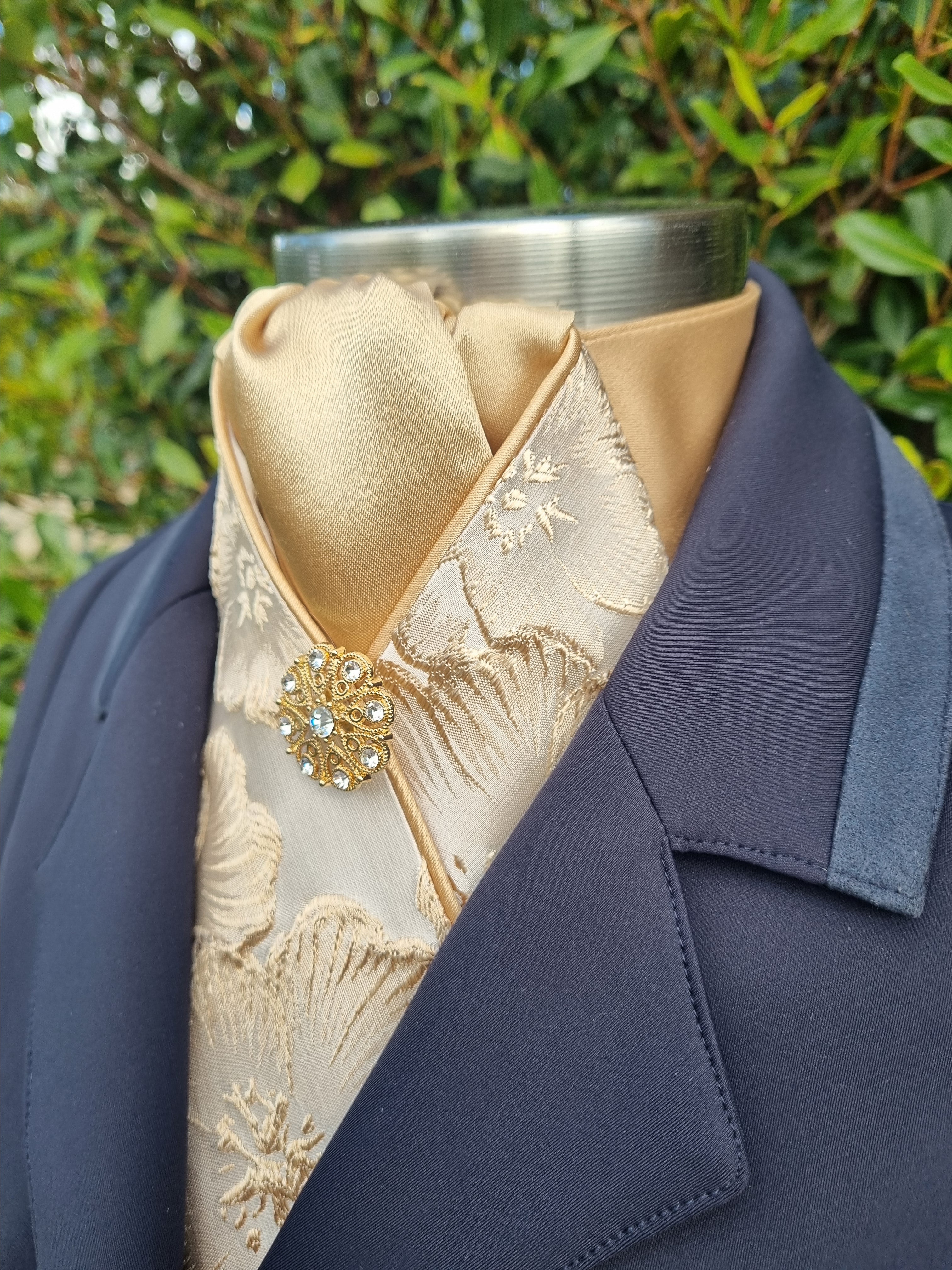 ERA Designer Collection Pre-tied Stock Tie – Hibiscus Gold