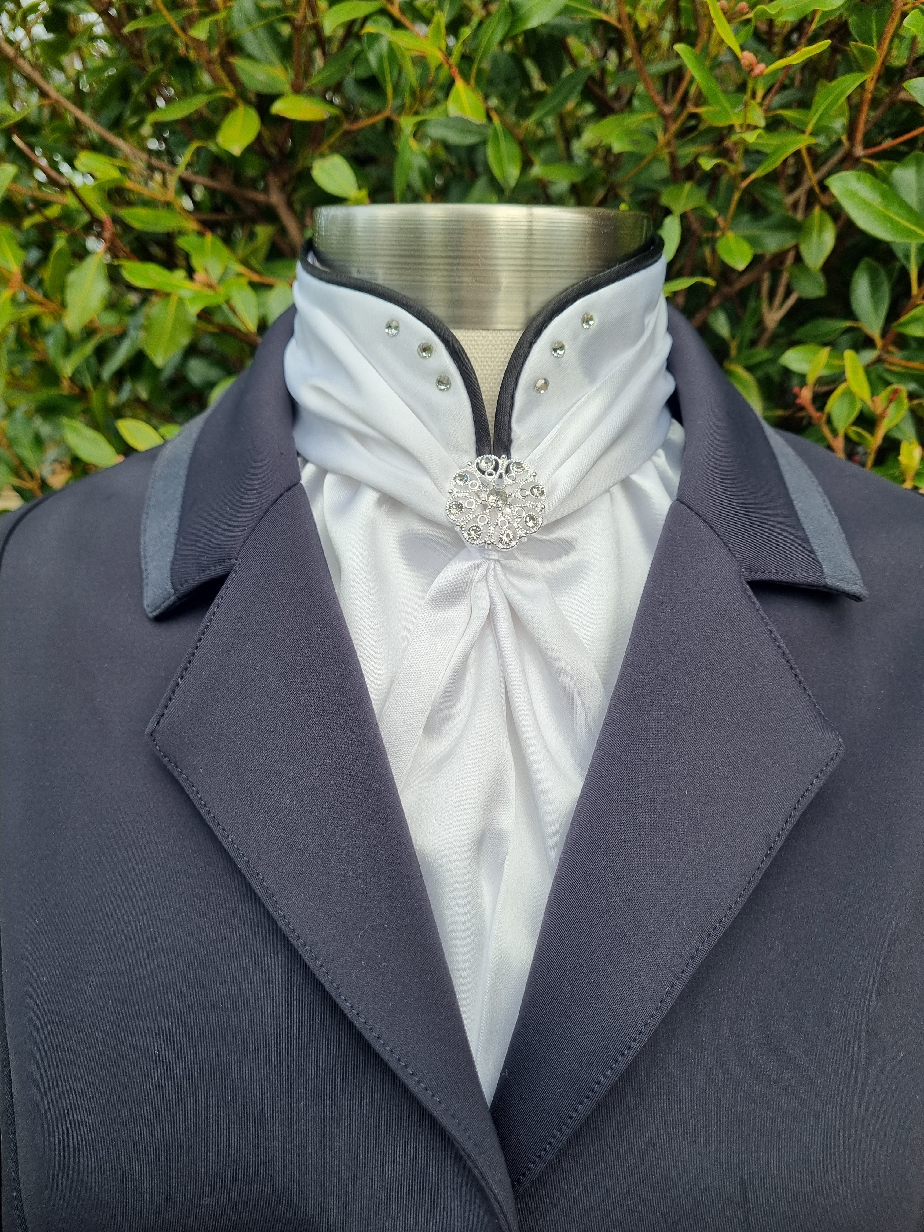 ERA Euro Elle Split Collar Stock Tie – Soft Ties with Split collar, black piping, Swarovski elements and Brooch