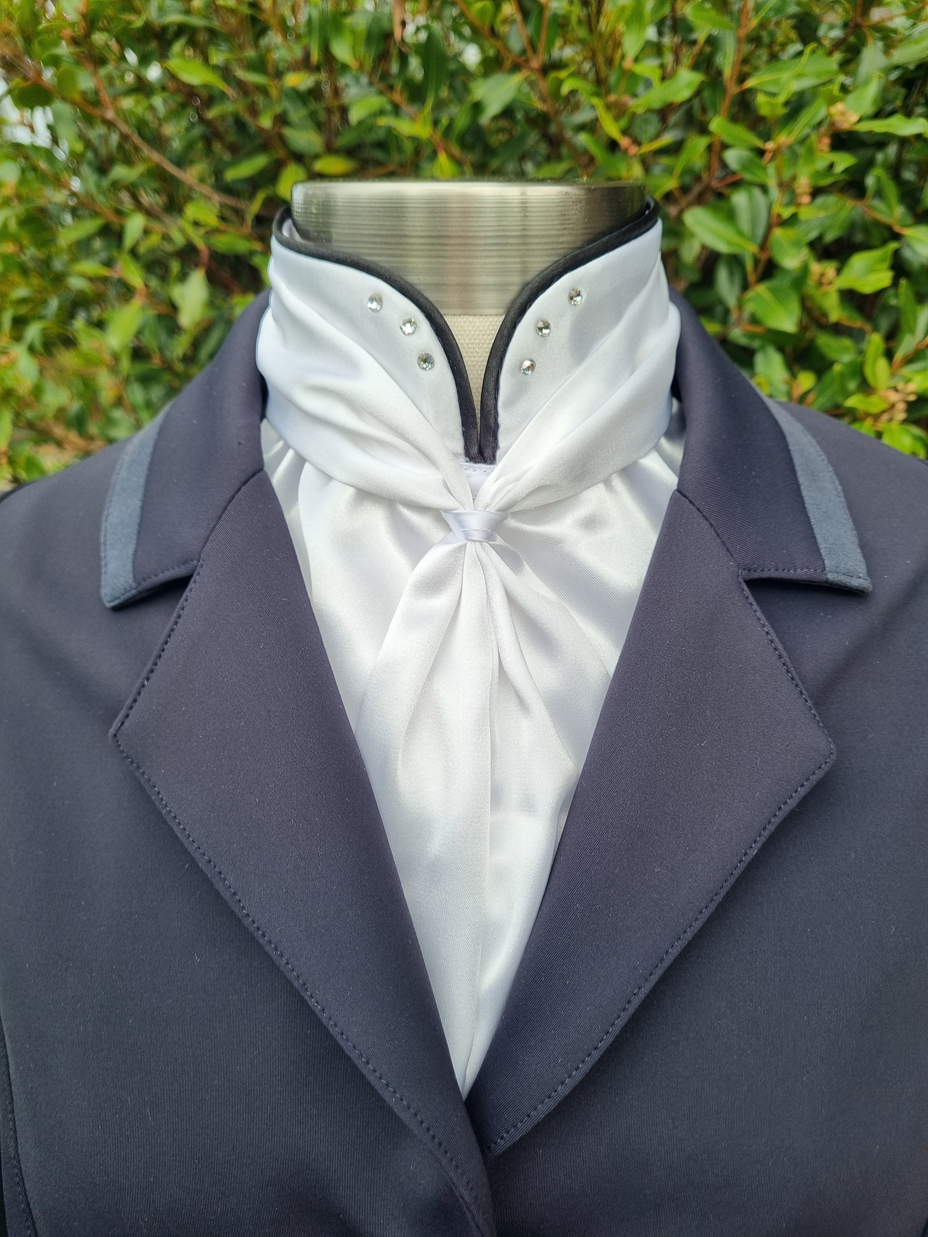 ERA Euro Elle Split Collar Stock Tie – Soft Ties with Split collar, black piping, Swarovski elements and Brooch